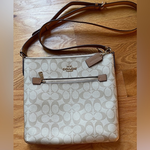 Coach Rowan File bag - light tan/cream signature canvas - Picture 2 of 12